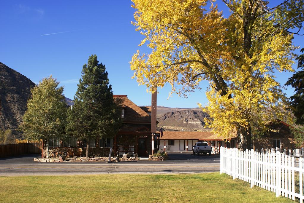 Canyon Motel Near Rocky Mountain National Park Хот-Сульфур-Спрінгз Екстер'єр фото